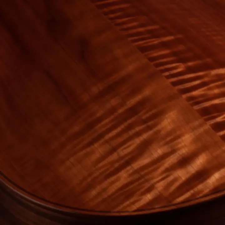 Słoje drewna mahoniowego w konstrukcji instrumentu